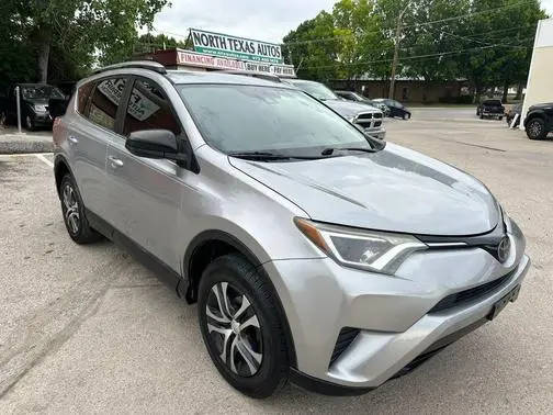 2018 Toyota RAV4 LE FWD photo