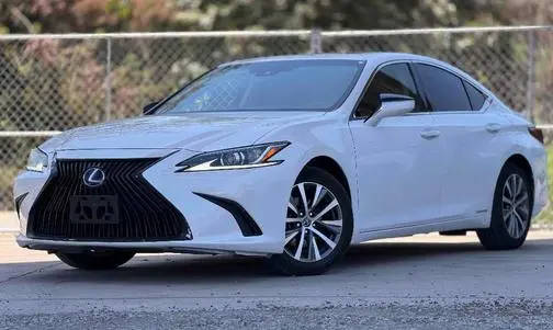 2019 Lexus ES ES 300h FWD photo