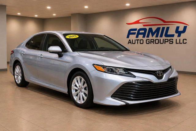 2019 Toyota Camry LE FWD photo