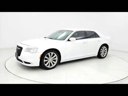 2019 Chrysler 300 Touring L RWD photo