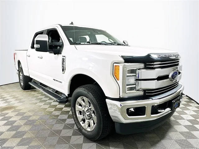 2019 Ford F-350 Super Duty LARIAT 4WD photo