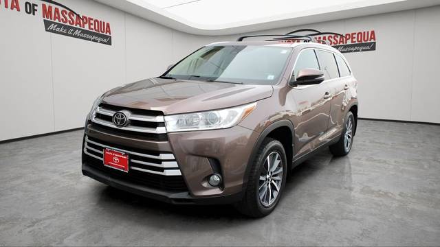 2019 Toyota Highlander XLE AWD photo