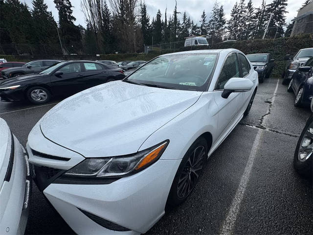 2019 Toyota Camry SE FWD photo