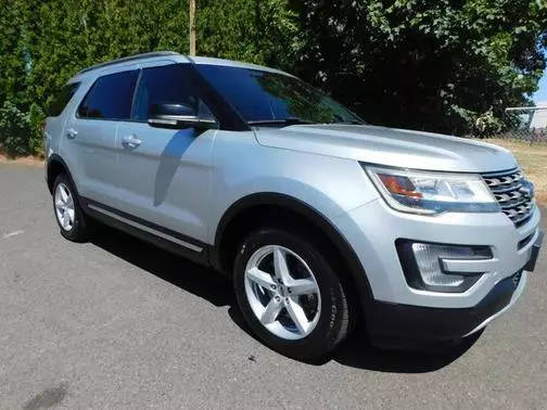 2016 Ford Explorer XLT 4WD photo