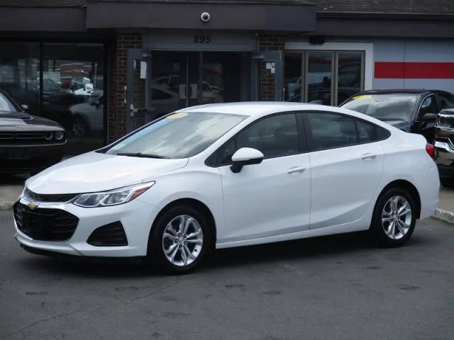 2019 Chevrolet Cruze LS FWD photo