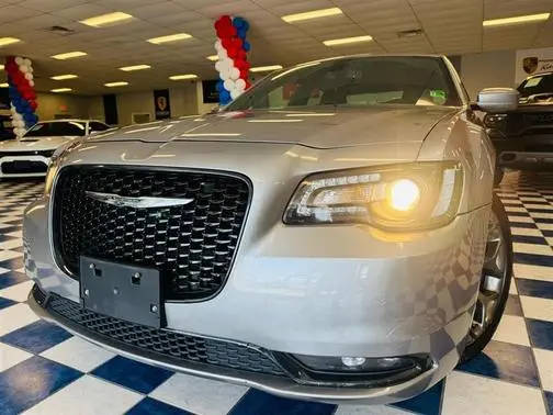 2018 Chrysler 300 300S RWD photo