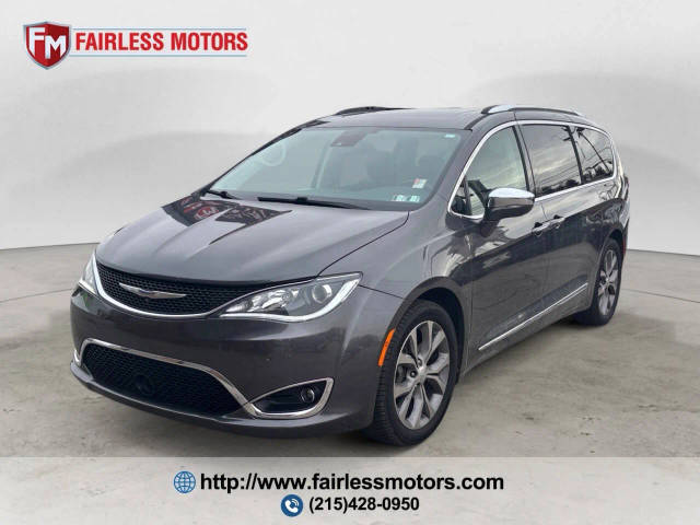 2019 Chrysler Pacifica Minivan Limited FWD photo
