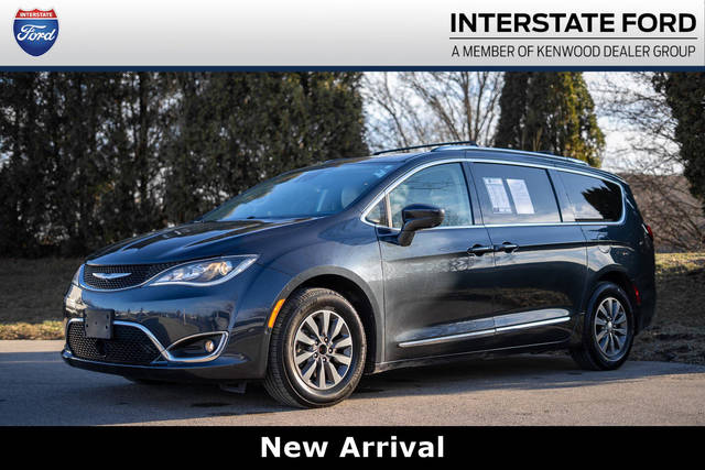 2019 Chrysler Pacifica Minivan Touring L Plus FWD photo