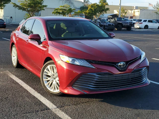 2019 Toyota Camry XLE FWD photo