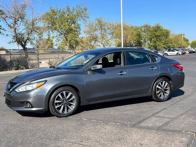 2017 Nissan Altima 2.5 SV FWD photo