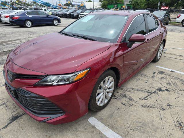 2019 Toyota Camry LE FWD photo