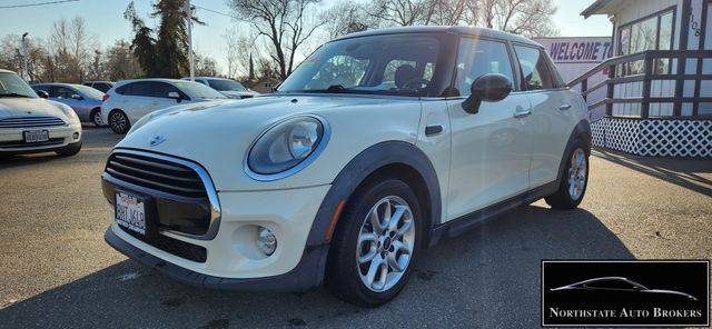 2016 MINI Hardtop 4 Door  FWD photo