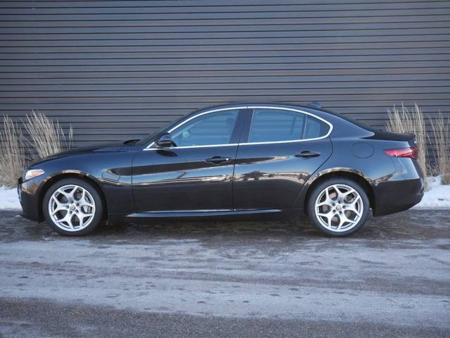 2019 Alfa Romeo Giulia Ti AWD photo