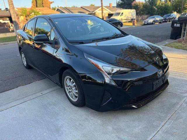2018 Toyota Prius One FWD photo