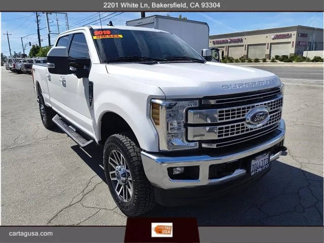2019 Ford F-350 Super Duty LARIAT 4WD photo