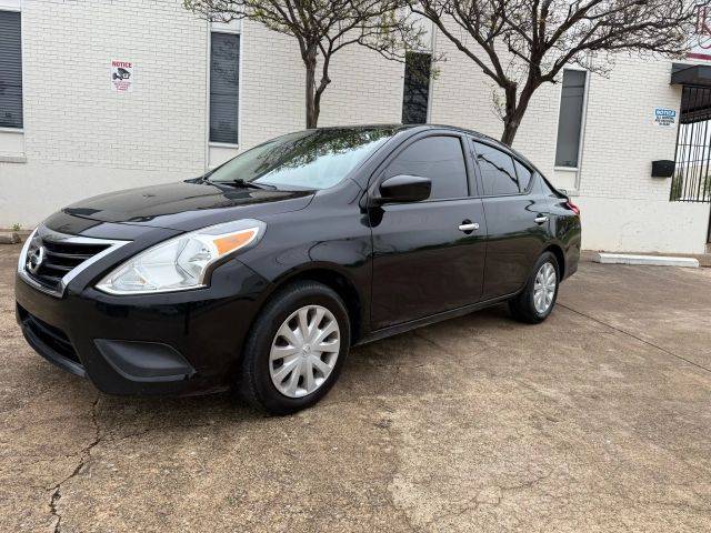 2018 Nissan Versa SV FWD photo