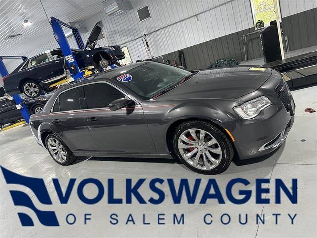 2019 Chrysler 300 Touring L RWD photo