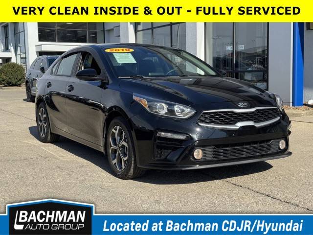 2019 Kia Forte LXS FWD photo