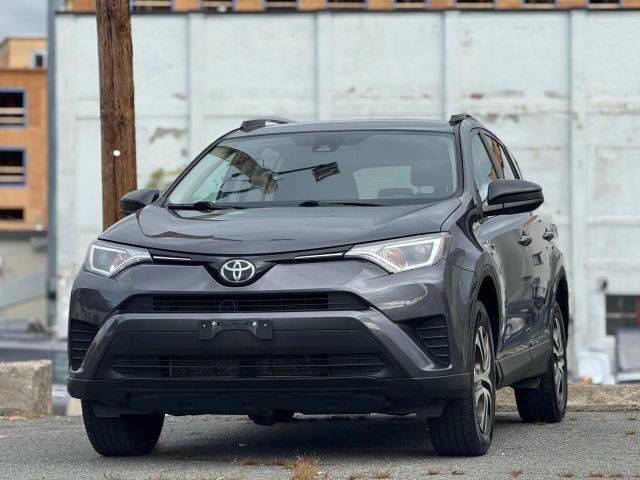 2018 Toyota RAV4 LE AWD photo