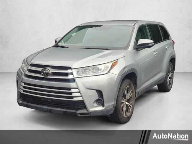 2019 Toyota Highlander LE FWD photo