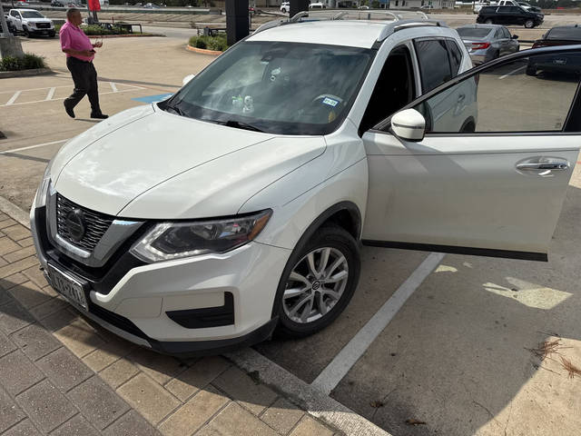 2019 Nissan Rogue SV FWD photo