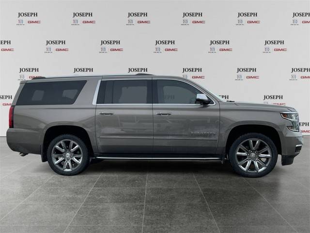 2019 Chevrolet Suburban Premier 4WD photo