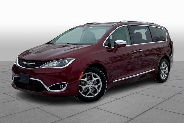 2018 Chrysler Pacifica Minivan Limited FWD photo