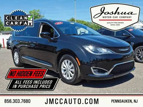 2018 Chrysler Pacifica Minivan Touring L FWD photo