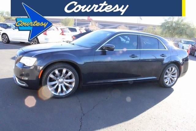 2019 Chrysler 300 Touring L RWD photo