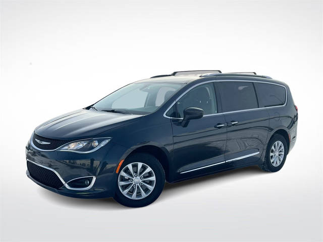 2019 Chrysler Pacifica Minivan Touring L FWD photo