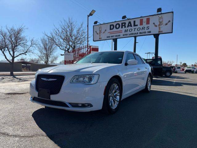 2019 Chrysler 300 Touring L RWD photo