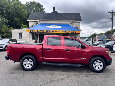 2019 Nissan Titan S 4WD photo