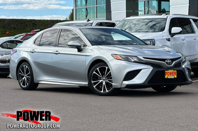 2018 Toyota Camry SE FWD photo