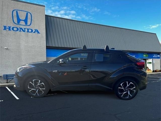 2019 Toyota C-HR XLE FWD photo