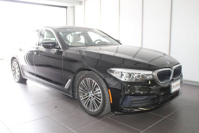 2019 BMW 5 Series 530i xDrive AWD photo
