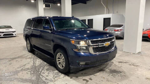 2019 Chevrolet Suburban LT 4WD photo