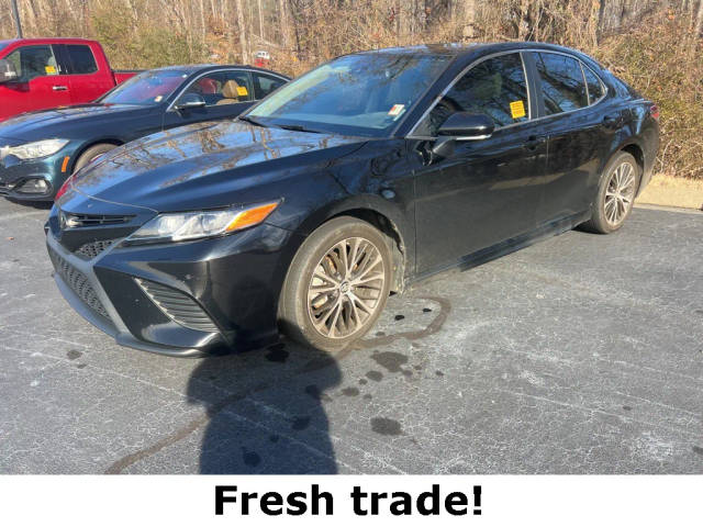 2019 Toyota Camry SE FWD photo