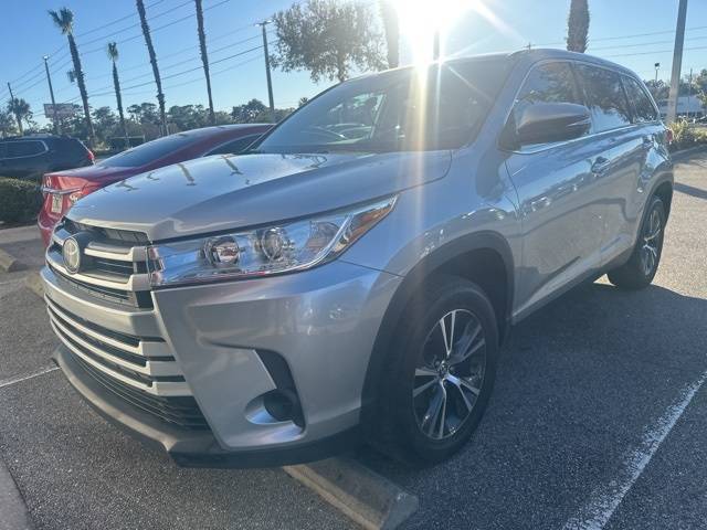 2019 Toyota Highlander LE FWD photo