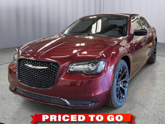 2019 Chrysler 300 Touring RWD photo