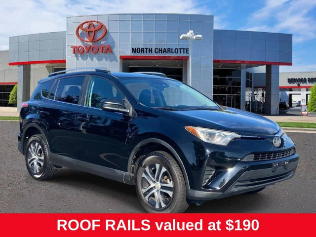 2018 Toyota RAV4 LE FWD photo