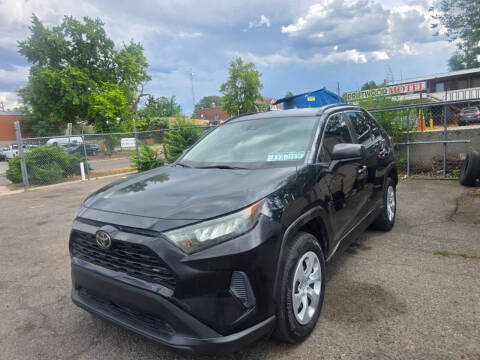 2019 Toyota RAV4 LE FWD photo