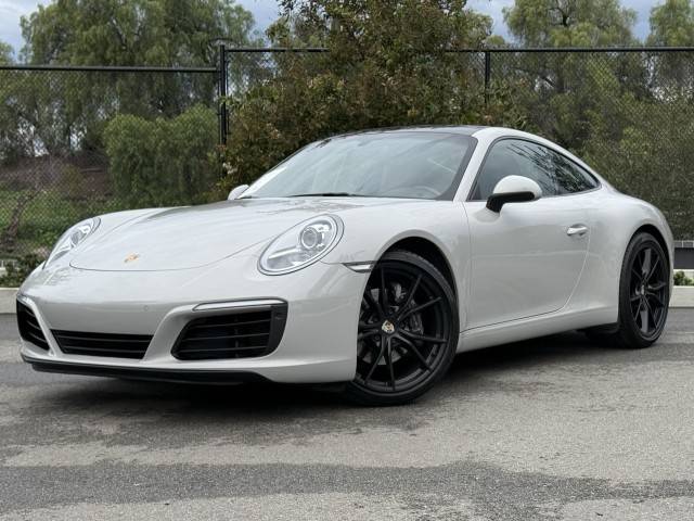 2019 Porsche 911 Carrera RWD photo