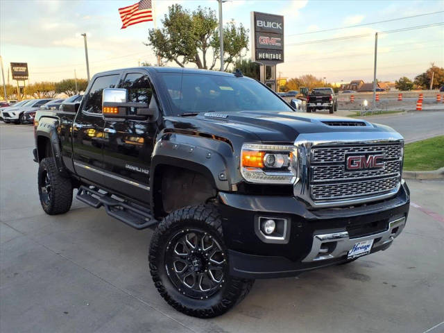2019 GMC Sierra 2500HD Denali 4WD photo