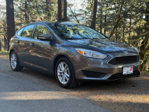 2017 Ford Focus SE FWD photo