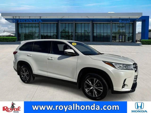 2019 Toyota Highlander LE FWD photo