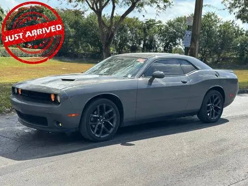 2019 Dodge Challenger SXT RWD photo
