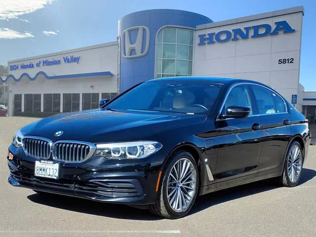 2019 BMW 5 Series 530e iPerformance RWD photo