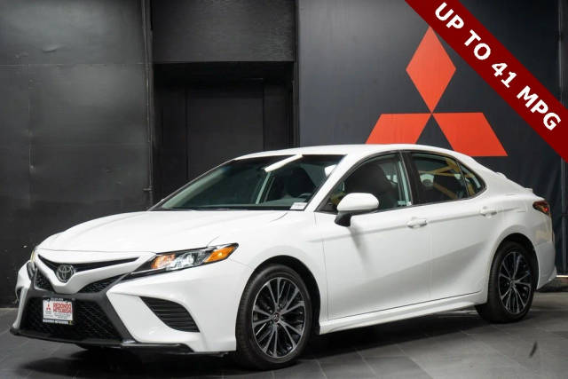 2019 Toyota Camry SE FWD photo