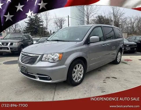 2015 Chrysler Town and Country Touring FWD photo