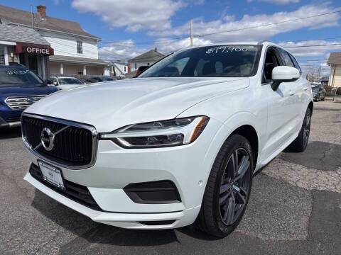 2019 Volvo XC60 Momentum AWD photo